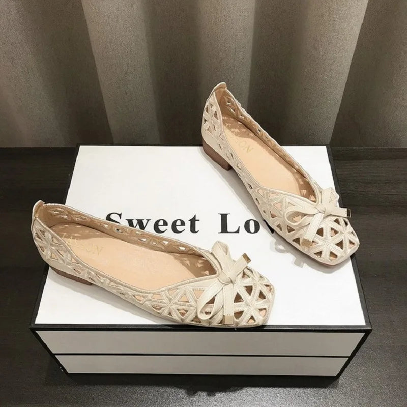 Sandalias planas con lazo estilo francés para mujer, con punta abierta y corte geométrico, transpirables, color beige, para verano, 2025