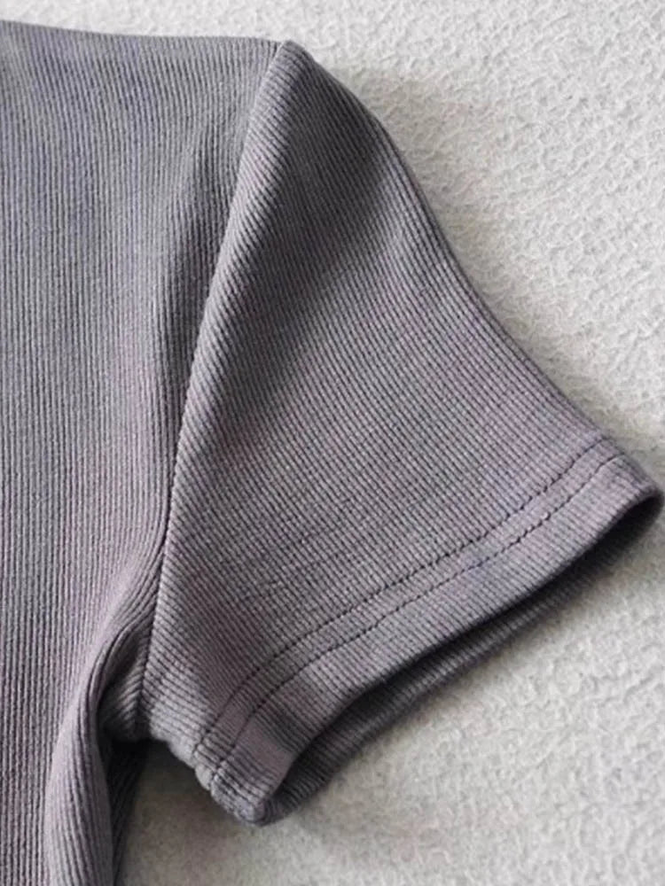 Camiseta informal de verano para mujer, ajustada, de manga corta, con cuello redondo, básica, lisa, corta
