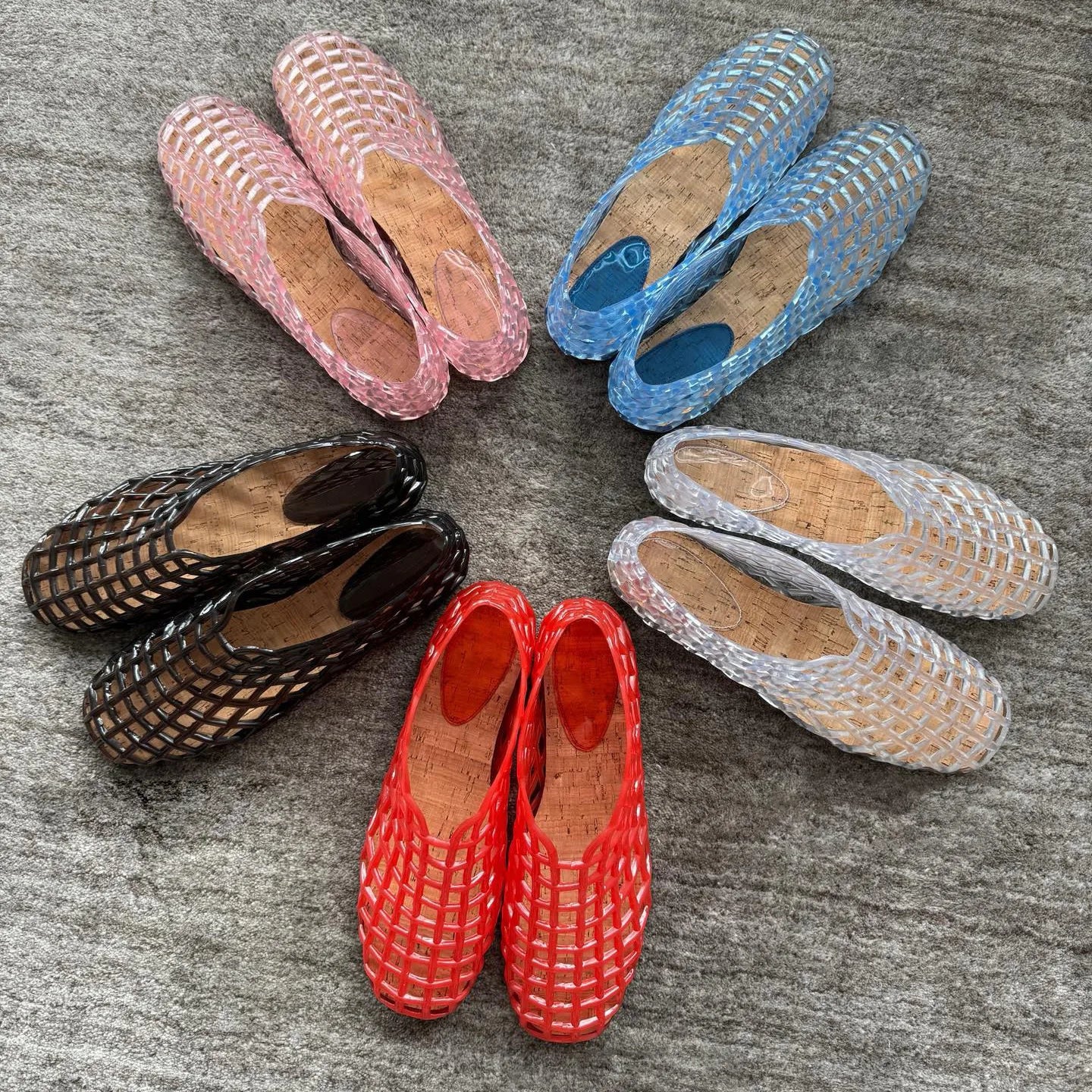 Sandalias planas de marca de lujo para mujer, zapatos de verano transpirables de PVC, estilo Baotou, informales, 2025
