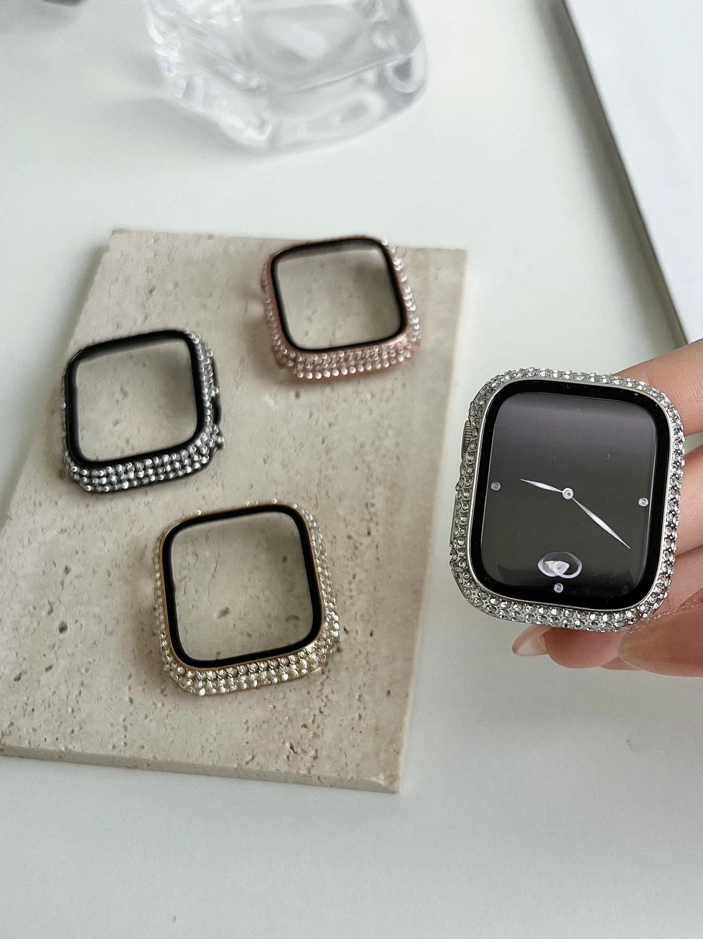 Protector de pantalla de cristal templado con decoración de diamantes de imitación para Apple Watch de 38/40/41/42/44/45/46 mm, serie SE/10/9/8/7/6/5/4/3/2