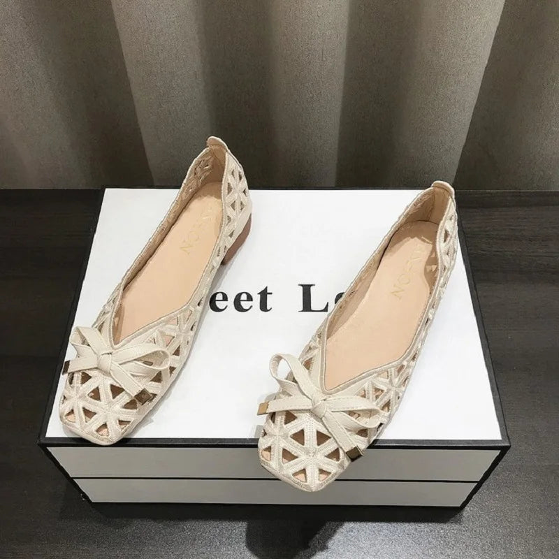 Sandalias planas con lazo estilo francés para mujer, con punta abierta y corte geométrico, transpirables, color beige, para verano, 2025