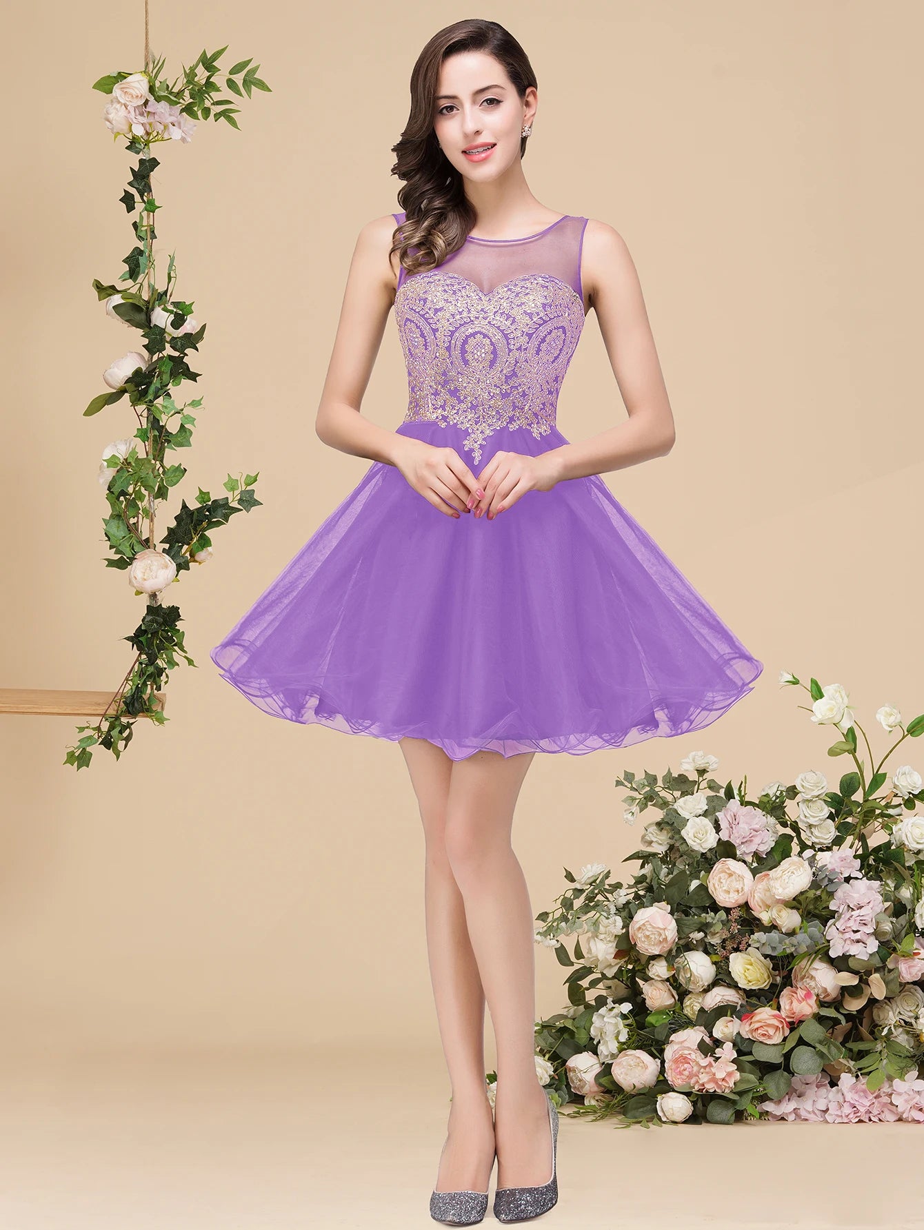 BABYONLINE Vestido de fiesta azul real con escote corazón, apliques de encaje dorado y cuentas | Vestido de fiesta corto de tul fluido para fiesta de graduación
