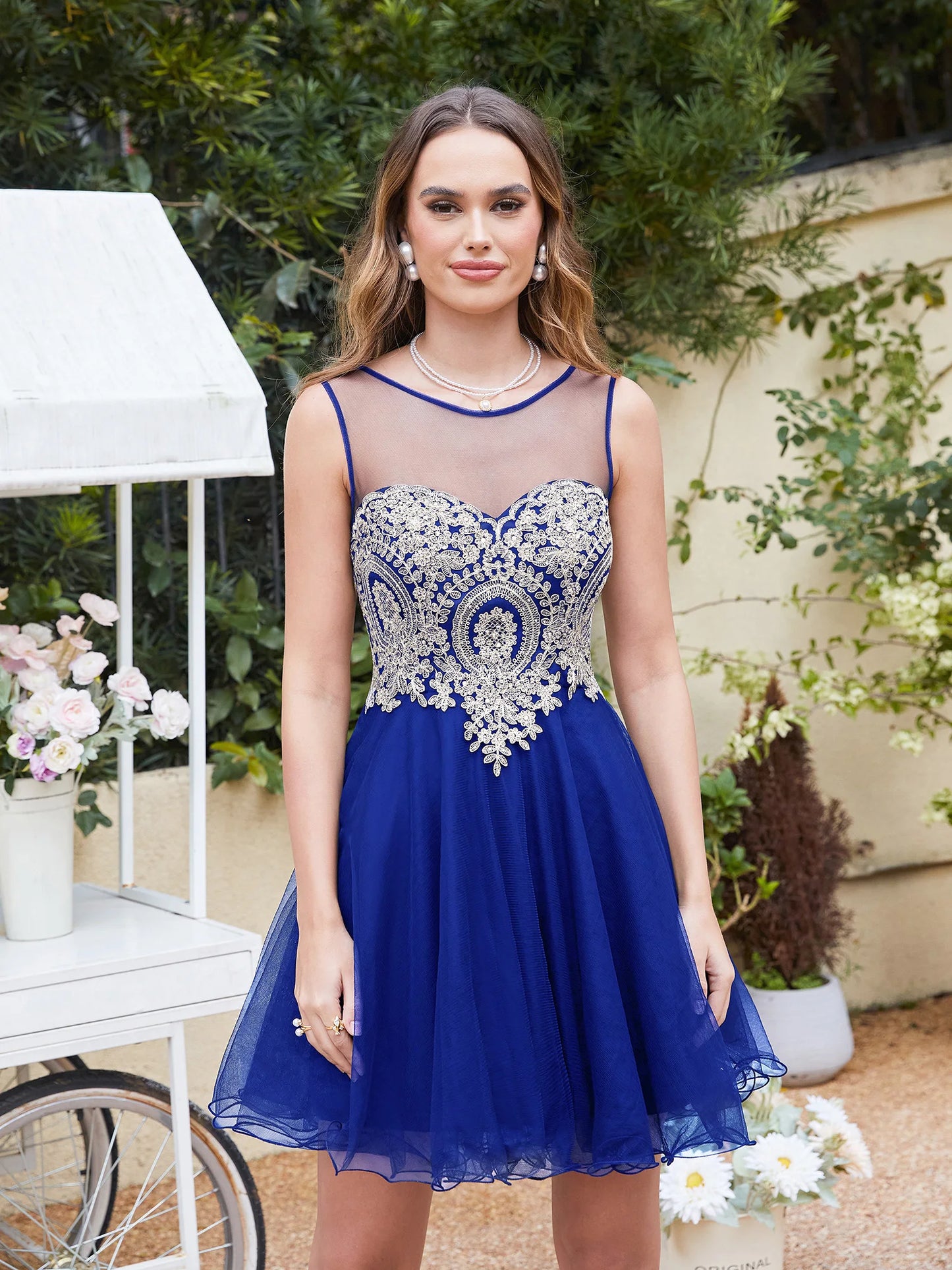 BABYONLINE Vestido de fiesta azul real con escote corazón, apliques de encaje dorado y cuentas | Vestido de fiesta corto de tul fluido para fiesta de graduación