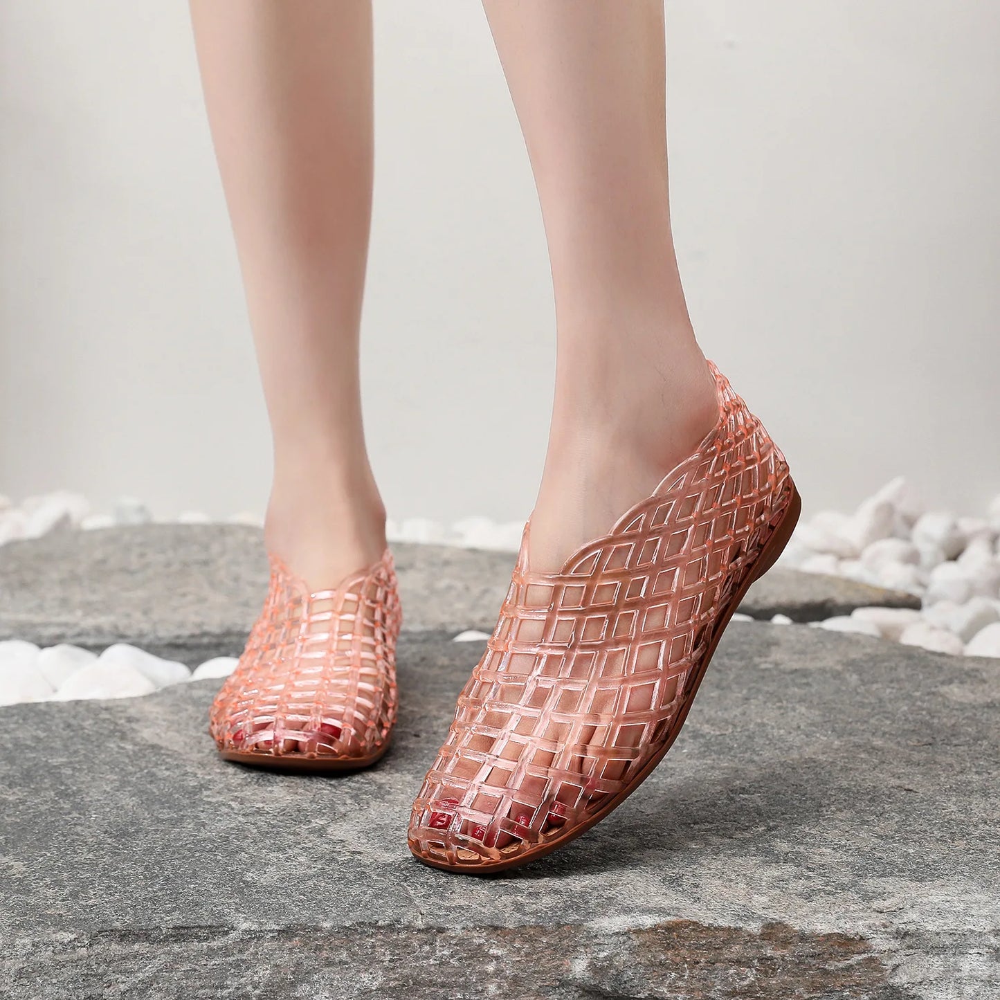 Sandalias planas de marca de lujo para mujer, zapatos de verano transpirables de PVC, estilo Baotou, informales, 2025 