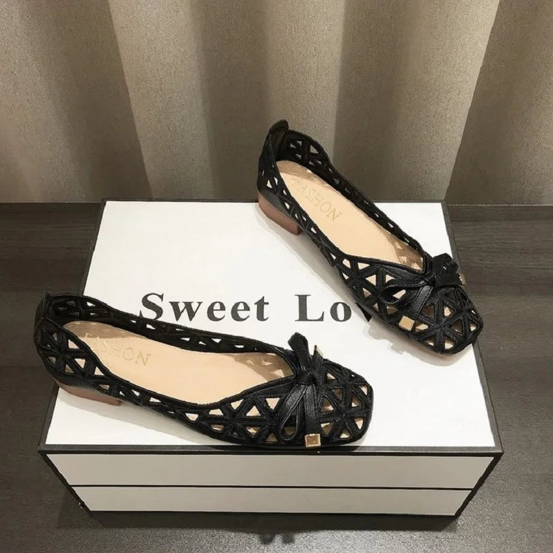Sandalias planas con lazo estilo francés para mujer, con punta abierta y corte geométrico, transpirables, color beige, para verano, 2025 