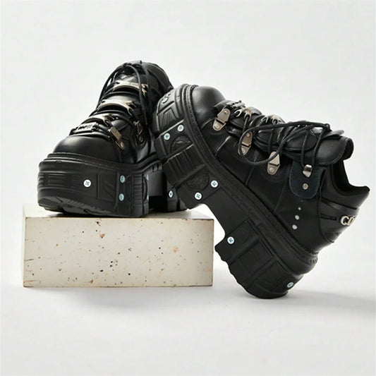 Zapatos negros estilo punk para mujer, con plataforma y tacón alto, con cordones y decoración rock metal, botines góticos para hombre, novedad 2025 