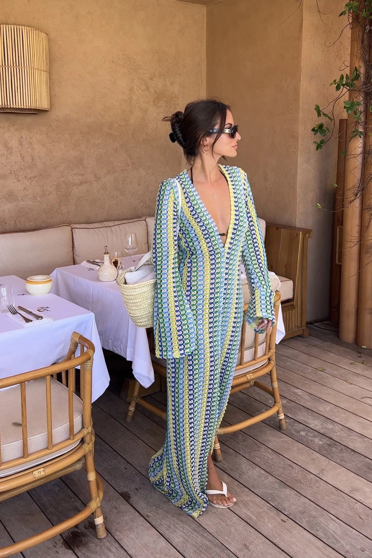Vestido largo de crochet con rayas de colores para mujer, con mangas acampanadas, escote en V, abertura alta, sexy, para banquetes de playa y otoño 2023 
