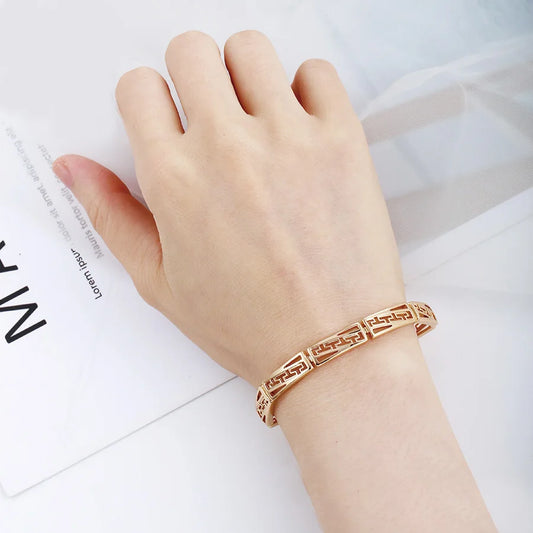MxGxFam ( 19 cm ) Geometric Square Gold Plated 18 K Cool Bracelet For Men Fashion Jewelry Everyday Wear