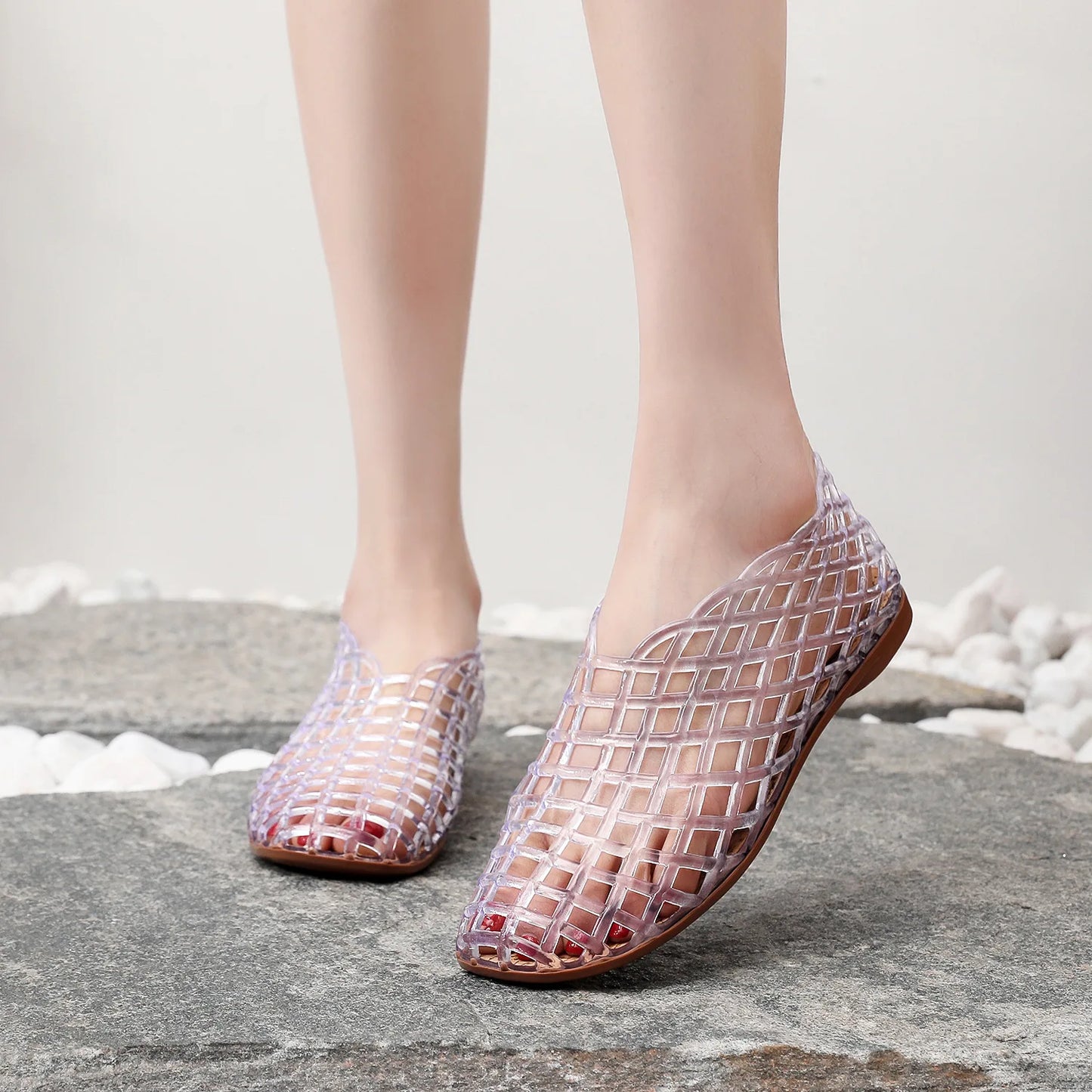 Sandalias planas de marca de lujo para mujer, zapatos de verano transpirables de PVC, estilo Baotou, informales, 2025 