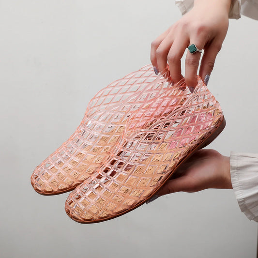 Sandalias planas de marca de lujo para mujer, zapatos de verano transpirables de PVC, estilo Baotou, informales, 2025 