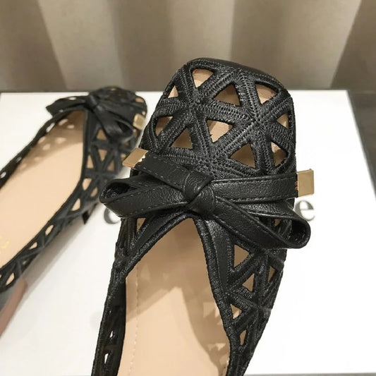Sandalias planas con lazo estilo francés para mujer, con punta abierta y corte geométrico, transpirables, color beige, para verano, 2025 